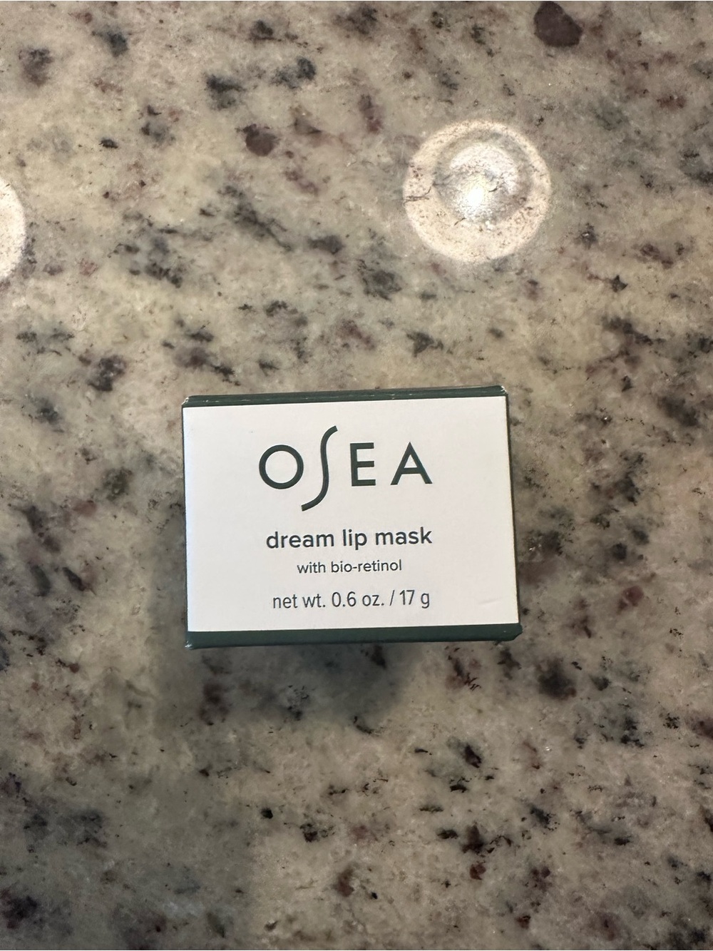 OSEA Dream Lip Mask – White with Green Trim